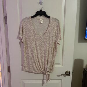 Animal Print Tee w/ Side Knot Detail